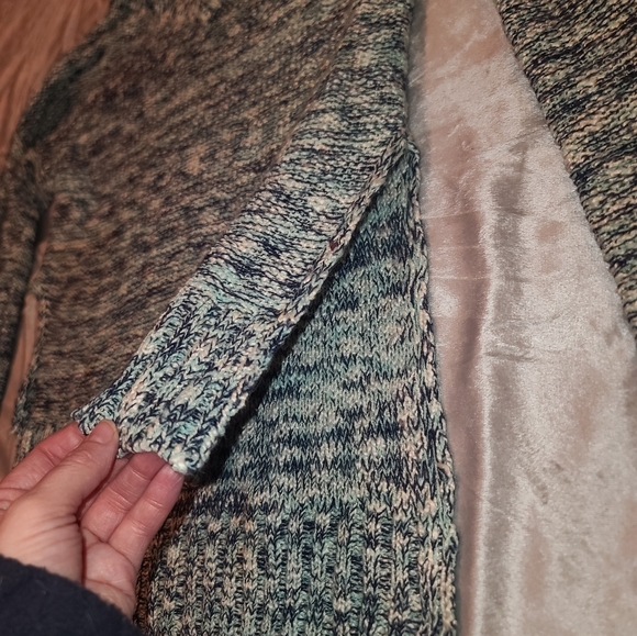 Sweater - Picture 3 of 6